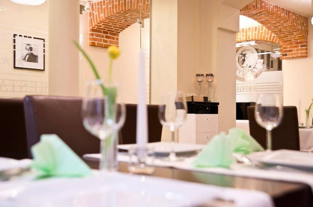Hotel Fryderyk Nysa Ngoại thất bức ảnh