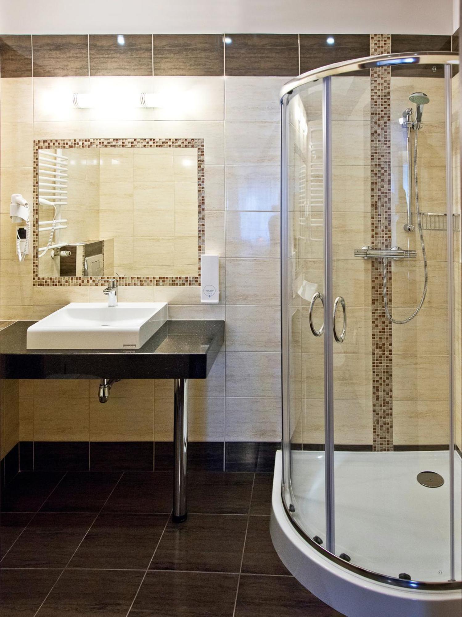 Hotel Fryderyk Nysa Ngoại thất bức ảnh